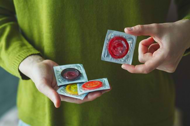 Jangan Asal Pakai, Kenali Jenis Kondom dan Cara Pakainya - Alodokter