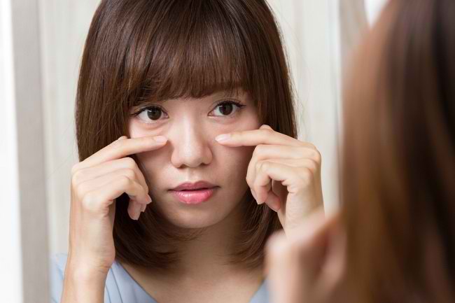 Cari Tahu Penyebab Dasar Mata Bengkak Sebelum Mulai Diobati - Alodokter