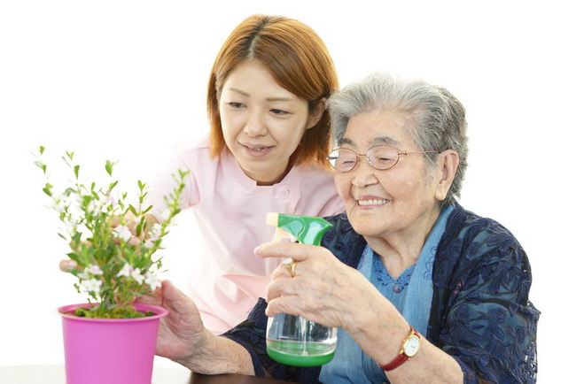 Pertimbangkan Panti Jompo untuk Lansia dan Tips Memilihnya - Alodokter