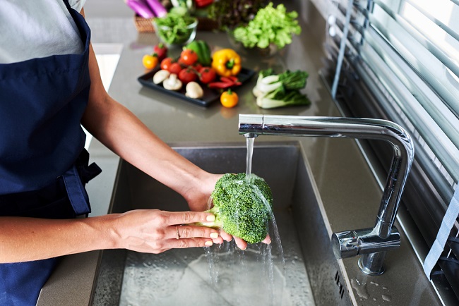 How to Wash Fruits and Vegetables: A Complete Guide