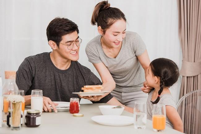 Ini Alasan Pentingnya Memenuhi Kebutuhan Asupan Nutrisi di Pagi Hari - Alodokter