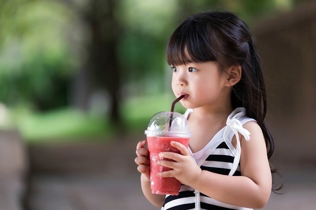 Kapan Bayi Boleh Minum Jus? - Alodokter