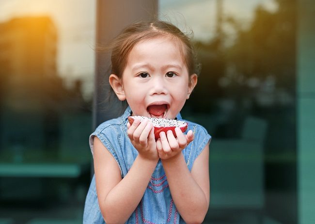 Beragam Manfaat Buah Naga untuk Anak - Alodokter