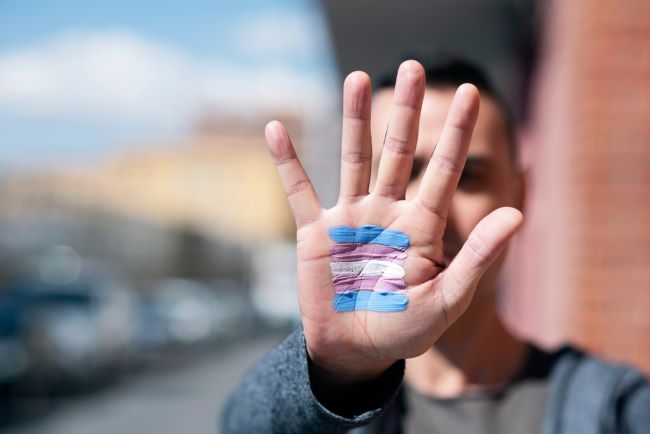 Memahami Sisi Kesehatan dari Transgender - Alodokter