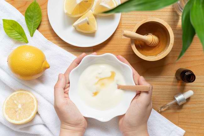 7 Pilihan Masker Wajah untuk Kulit Berminyak - Alodokter