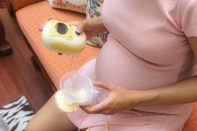 Mitos dan Fakta Menyusui saat Hamil - Alodokter