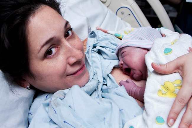 Kolostrum: Nutrisi Lengkap dan Alami untuk Bayi - Alodokter