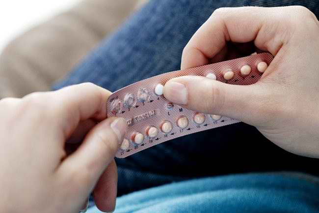 Pil KB dan Manfaatnya untuk Menghilangkan Jerawat - Alodokter