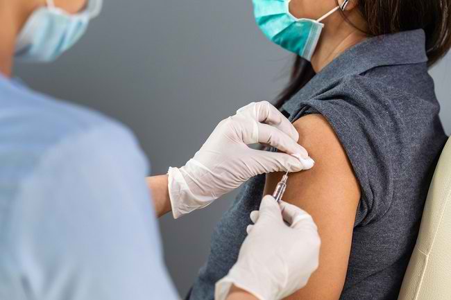 Memahami Jenis dan Kandungan Vaksin Beserta Manfaatnya - Alodokter