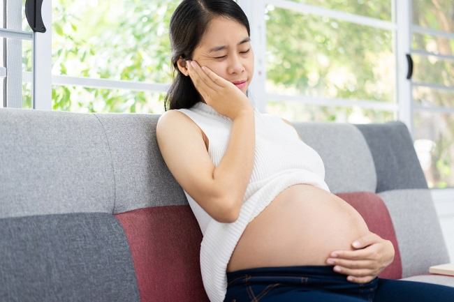 Benarkah Gigi Berlubang pada Ibu Hamil Bisa Membahayakan Kehamilan? - Alodokter
