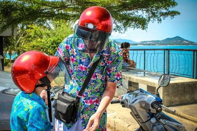 Menjaga Keselamatan Anak Saat Berkendara dengan Helm - Alodokter