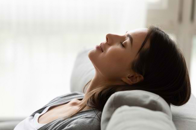 6 Manfaat Tidur Siang dan Tips Tidur Siang yang Efektif - Alodokter