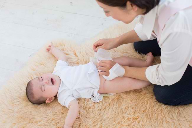 Cara Mengatasi Sembelit pada Bayi Lebih Efektif Setelah ...