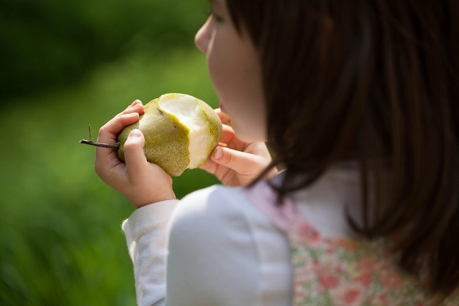 How to Wash Fruits and Vegetables: A Complete Guide