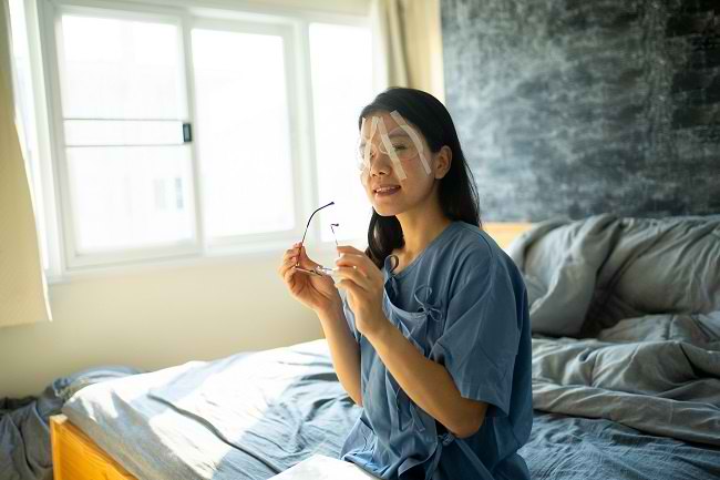 Operasi LASIK  untuk  Mata  Alodokter