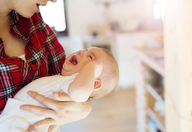 Kenali Berbagai Penyebab Bayi Susah Tidur - Alodokter