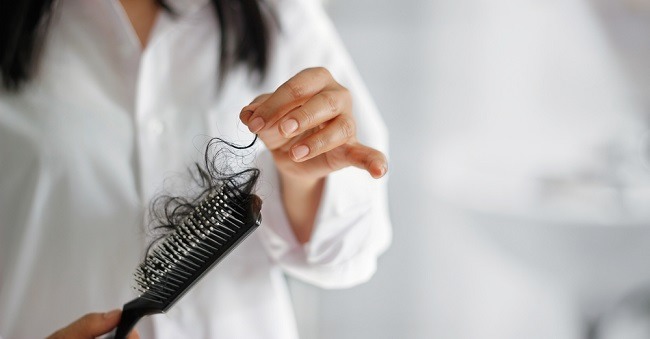 Tips Mengatasi Rambut Rontok Setelah Melahirkan - Alodokter