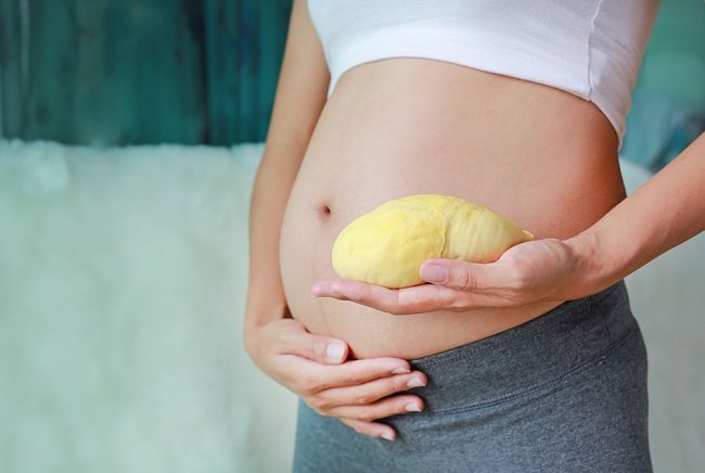 Makan Durian Saat Hamil Bisa Membahayakan Janin, Benarkah? - Alodokter