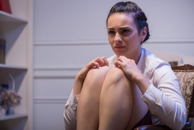 Bir ayol eshagiga pomidor tiqdi. Qishloqda rus pikap mashinasi