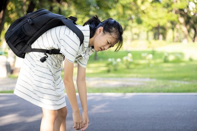 Lordosis kifosis dan skoliosis adalah kelainan tulang yang disebabkan oleh