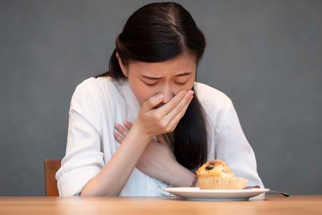 Gambar mual setelah makan