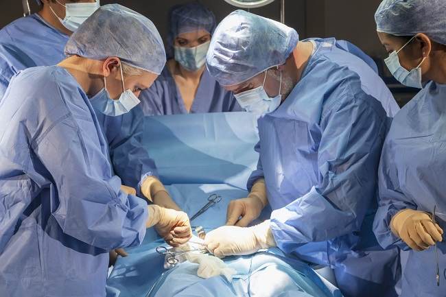 7 Hal yang Perlu Ditanyakan ke Dokter Bedah Sebelum Operasi - Alodokter