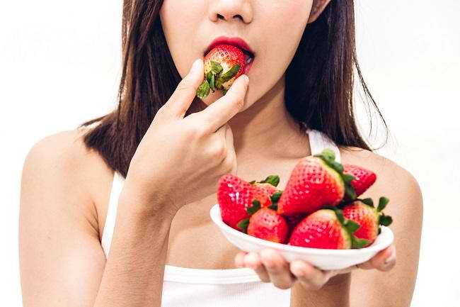 Exploring the Benefits of Strawberries for Breastfeeding Mothers