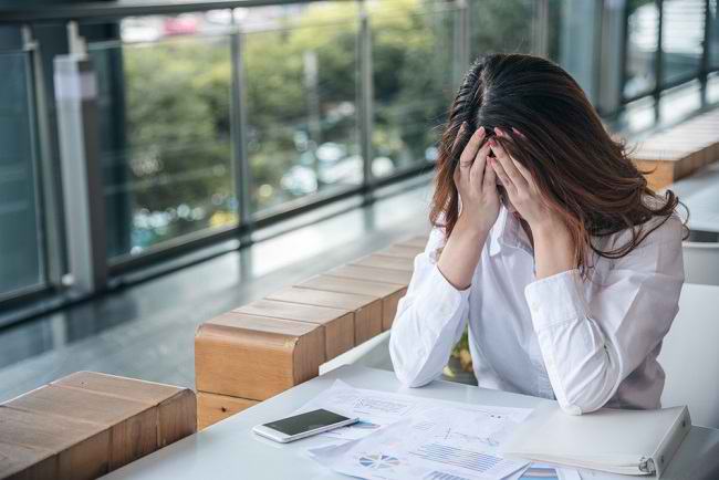 4 Tanda Overthinking dan Dampaknya bagi Kesehatan - Alodokter