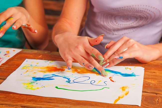 Mengenal Art Therapy untuk Meningkatkan Kesehatan Mental - Alodokter