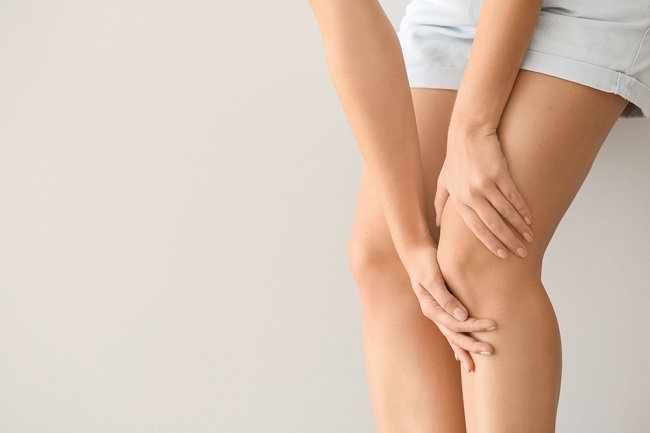 5 Cara Mengobati Sakit Lutut yang Dapat Dilakukan di Rumah - Alodokter