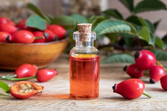 8 Manfaat Rosehip Oil bagi Kesehatan Kulit - Alodokter