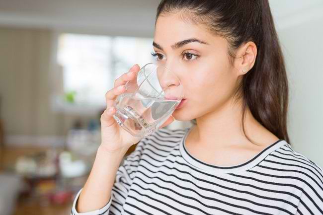 5 Benefits of Drinking Water Before Sleeping