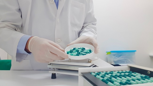 Risiko Pemberian Obat Racikan - Alomedika