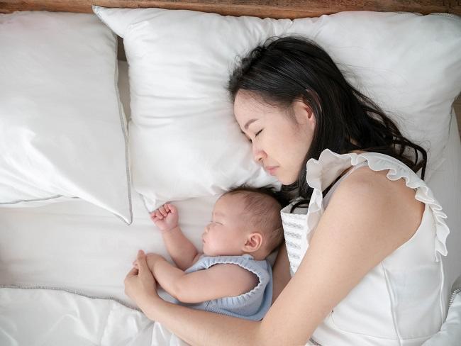 Mengantuk setelah Menyusui? Ini Alasan dan Cara Mengatasinya - Alodokter