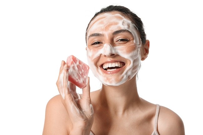 Apakah Sabun Mandi Boleh Untuk Cuci Muka Alodokter apakah-sabun-mandi-boleh-untuk-cuci-muka-alodokter