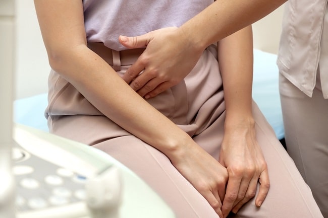 Jinsiy aloqa 21 deo xxx Porno Julia Enn oglining dostini yoldan ozdirdi