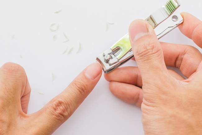 Simak Cara Memotong Kuku yang Benar di Sini - Alodokter