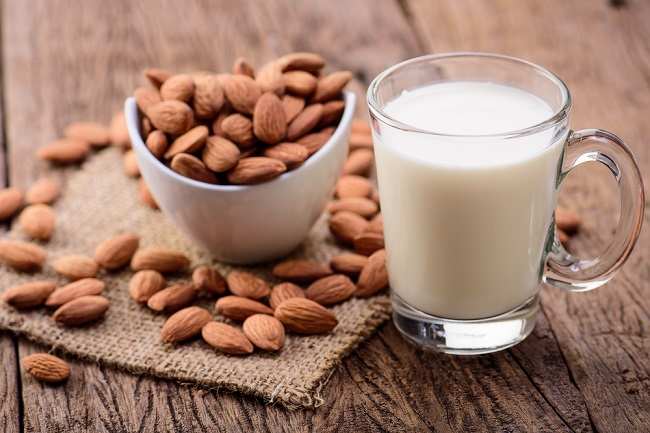 Ini Sederet Fakta tentang Susu Almond untuk Diet - Alodokter