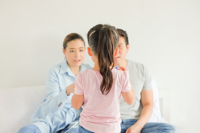 Strict Parents, Ketahui Ciri-Ciri dan Dampaknya bagi Anak - Alodokter