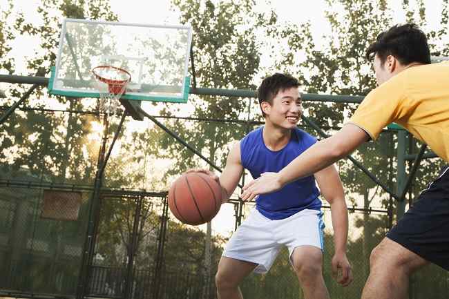 Satu Tim dalam Permainan Bola Basket