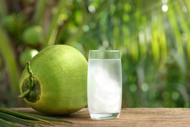 4 Efek Samping Air Kelapa Muda Alodokter