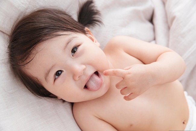 Lidah Putih pada Bayi dan Cara Mengobatinya - Alodokter