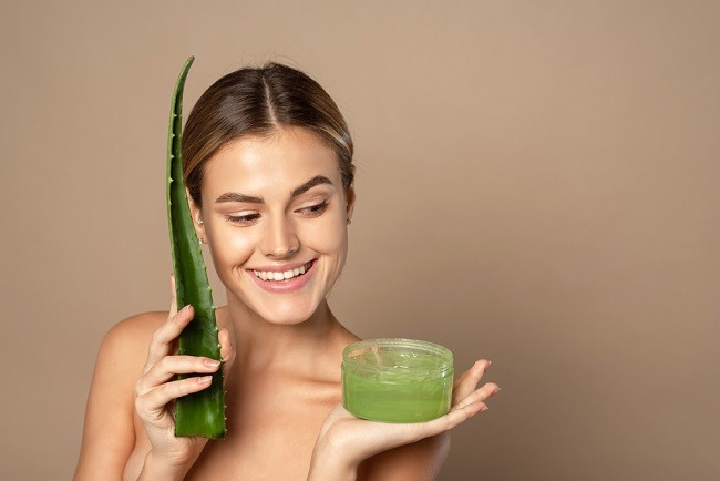 5 Manfaat Aloe Vera untuk Wajah - Alodokter