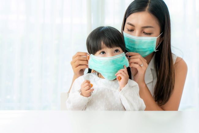 Tips Mengajarkan Anak Menggunakan Masker - Alodokter