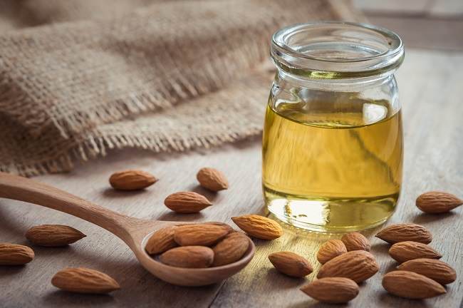 Minyak Almond, Sumber Lemak Sehat yang Kaya Manfaat - Alodokter