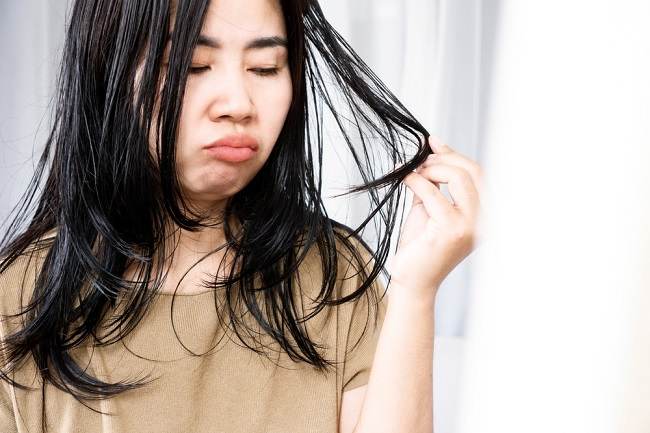 11 Cara Mengatasi Rambut Lepek Yang Ampuh Alodokter 