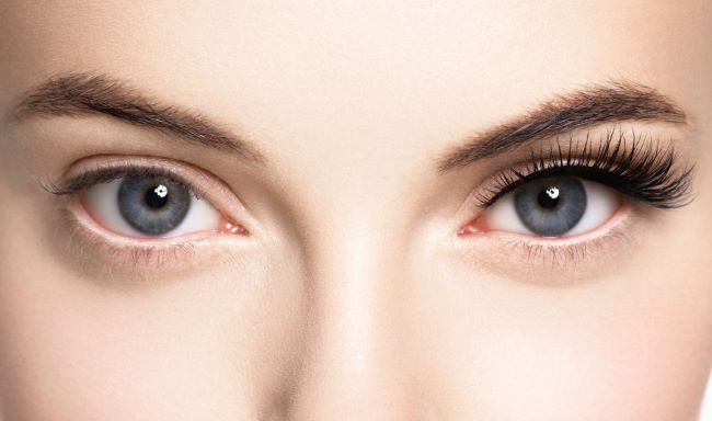 5 Cara Melebatkan Bulu Mata yang Bisa Dicoba - Alodokter