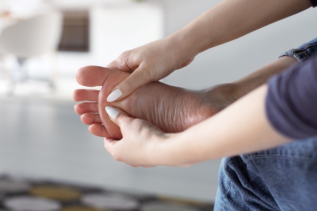Metatarsalgia, Ketahui Penyebab dan Penanganannya - Alodokter
