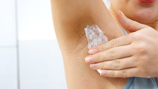 Eksfoliasi Kulit Ketiak, Ketahui Manfaat dan Tips Melakukannya - Alodokter