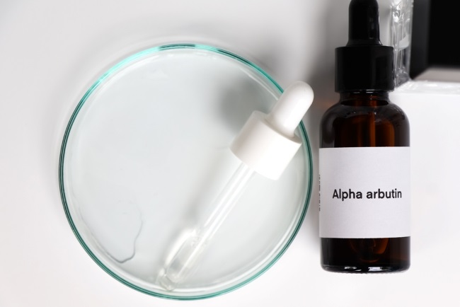 Alpha Arbutin, Bahan Pencerah Kulit yang Banyak Manfaatnya - Alodokter